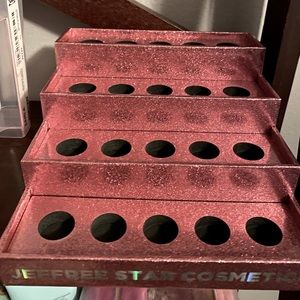 J⭐️ lippie stands